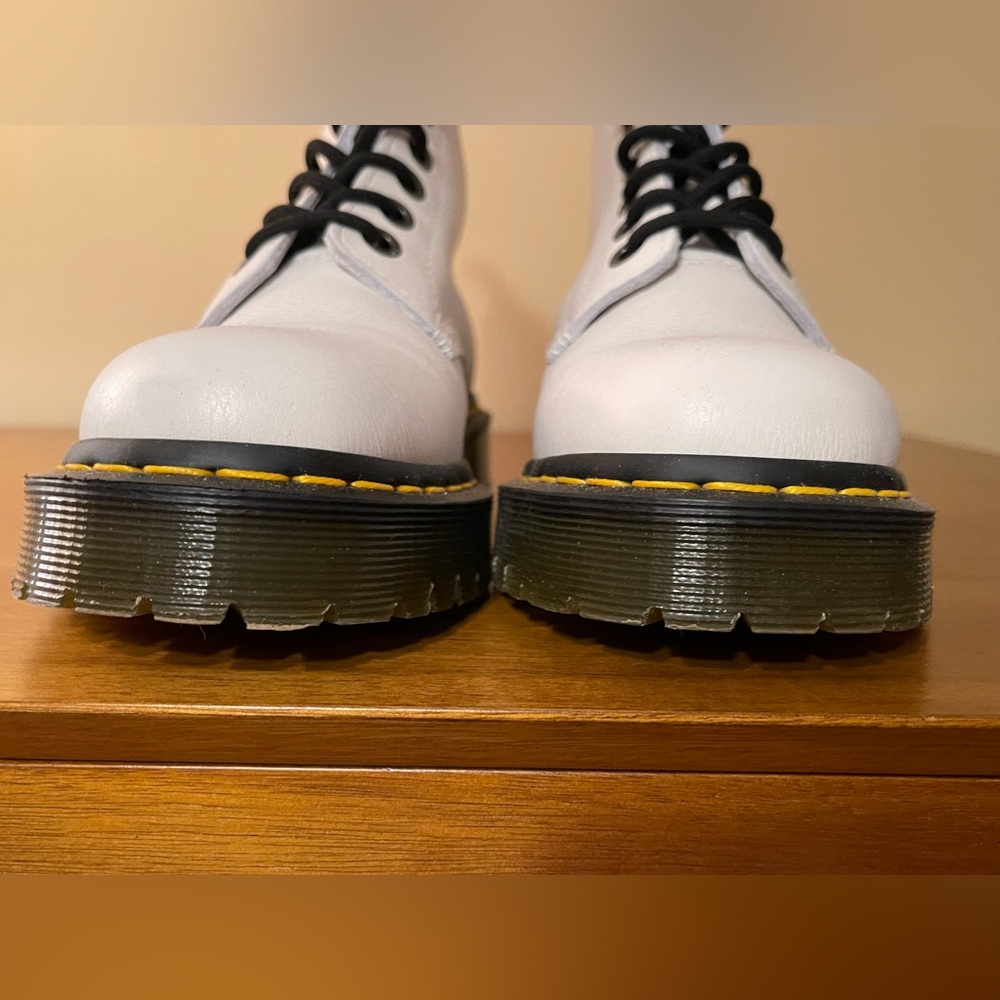 Dr. Martens, 1460 Pascal Bex Pisa Leather Lace Up Boots, Optical White, size 7 - Picture 4 of 15